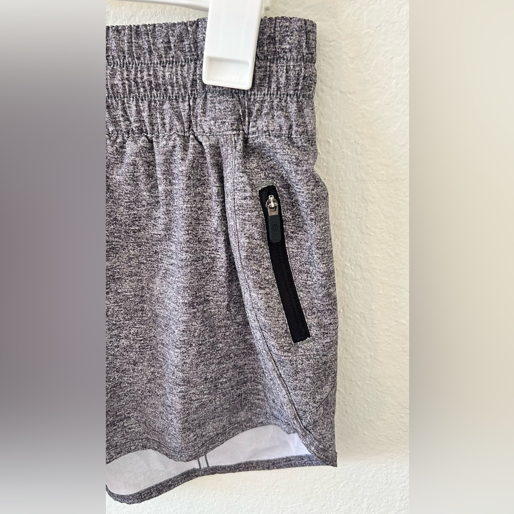 Lululemon Tracker Short V *4" Heather Lux Multi‎ Black SZ 10 - Picture 3 of 8